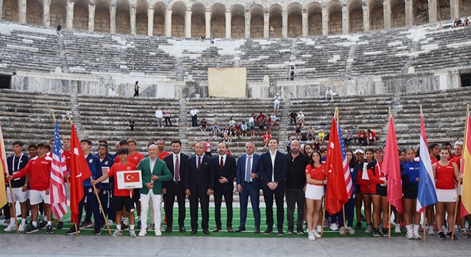 Teniste Dünya Gençler Şampiyonası nın basın toplantısı yapıldı