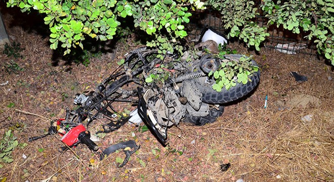 Ters yöndeki motosiklet, otomobille çarpıştı; sürücü öldü
