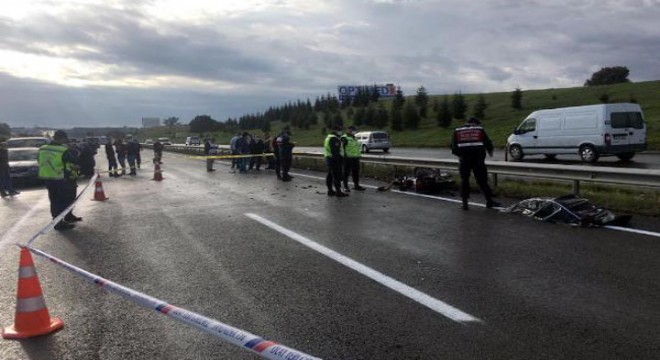 Trafiğe kapalı yolda otomobil motosikletle çarpıştı: 1 ölü,1 yaralı