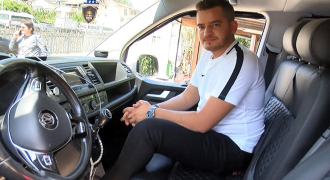 Trafikte karpuz yiyen sürücü: Gaza geldim