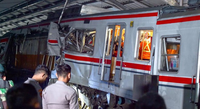 Tren kazası: 14 ölü, 84 yaralı