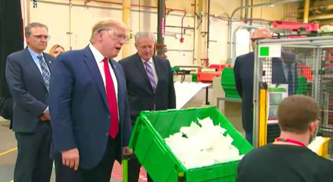 Trump’tan maske üretim tesisine  maskesiz  ziyaret