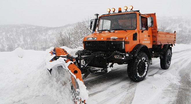 Tunceli de 200 köy yolu kardan kapandı