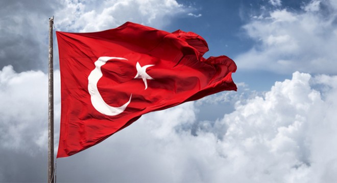 Türk bayrağına saldıran kişi tutuklandı