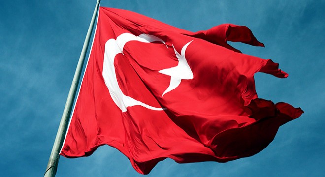 Türkiye nin en büyük bayrağı, Samsun da dalgalanıyor