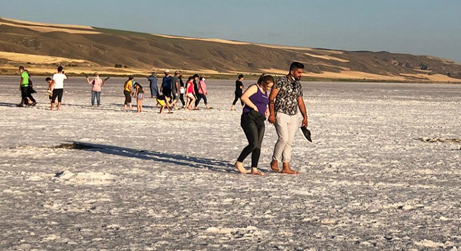 Tuz Gölü nde ziyaretçi sayısı azaldı