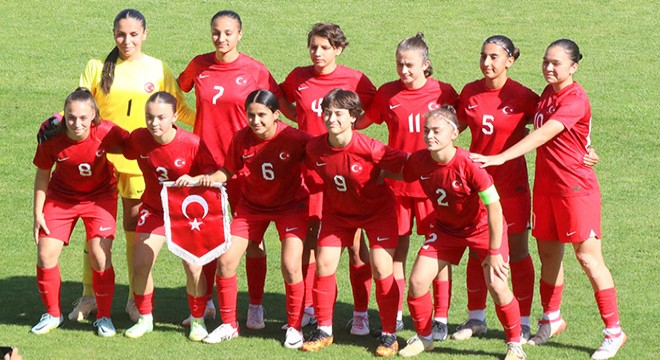 U17 Kız Milli Futbol Takımı, Moldova yı 6-2 yendi