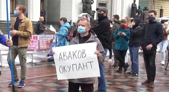 Ukrayna da  İçişleri Bakanı istifa etsin  protestosu