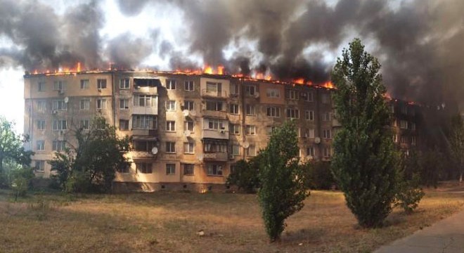 Ukrayna’da eşiyle tartışan kişi binayı ateşe verdi
