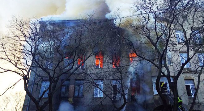 Ukrayna’da üniversite binasında yangın: 10 yaralı