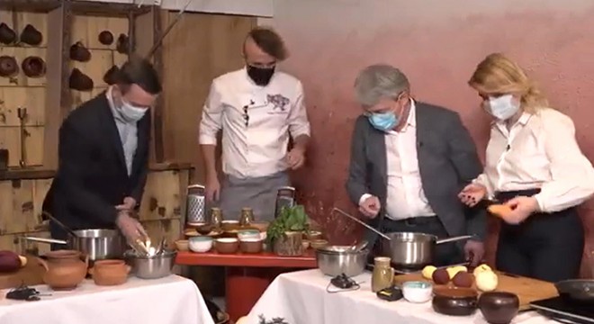 Ukraynalı bakanlar en iyi çorbayı yapmak için mutfağa girdi
