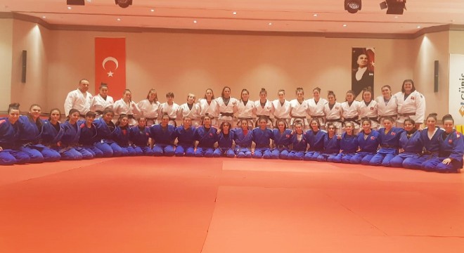 Ümit Kadın Judo Milli Takımı Antalya da hazırlık kampında