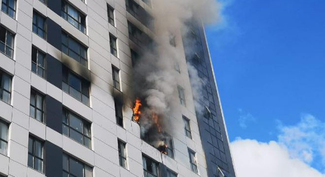 Ümraniye de 16 katlı binada yangın