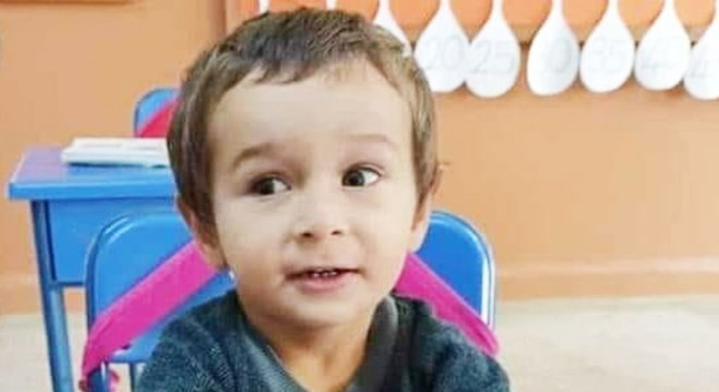 Üzerine pat pat devrilen 3 yaşındaki Yiğit öldü