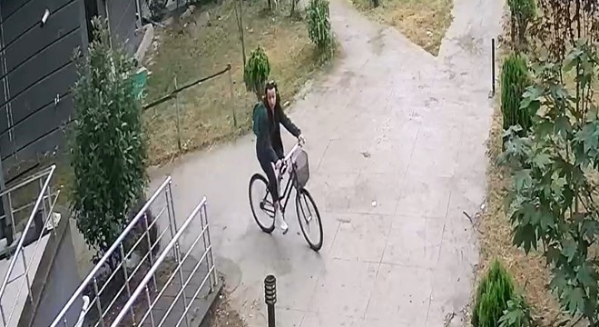 Vitessiz bisikleti bırakıp vitesli olanı çaldı