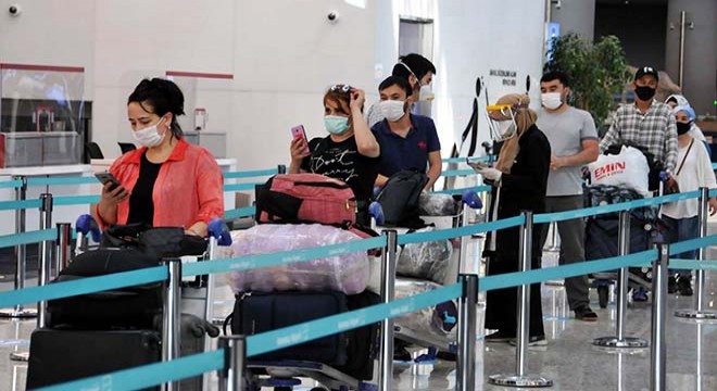 Yabancı uyruklu yolcuların tahliyeleri devam ediyor