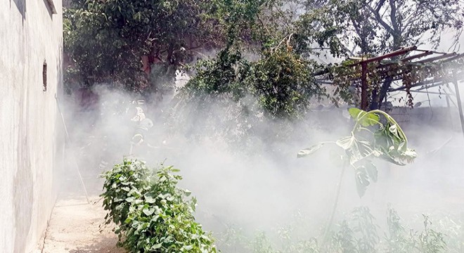 Yangında dumandan etkilenen 3 çocuk hastaneye kaldırıldı