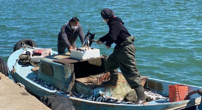 Yasak bölgede balık avlayan 2 balıkçı, polislere yakalandı