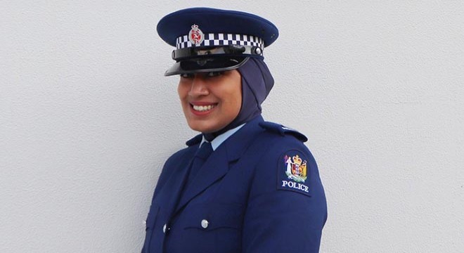 Yeni Zelanda da emniyet teşkilatı üniformalarına başörtü izni