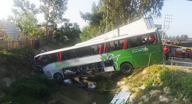 Yolcu otobüsü ile kamyon çarpıştı: 1 ölü, 28 yaralı
