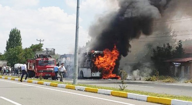 Yolcu otobüsünde yangın çıktı: 5 ölü, 15 yaralı