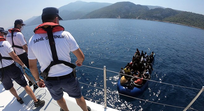 Yunan unsurlarınca itilen 45 göçmen kurtarıldı