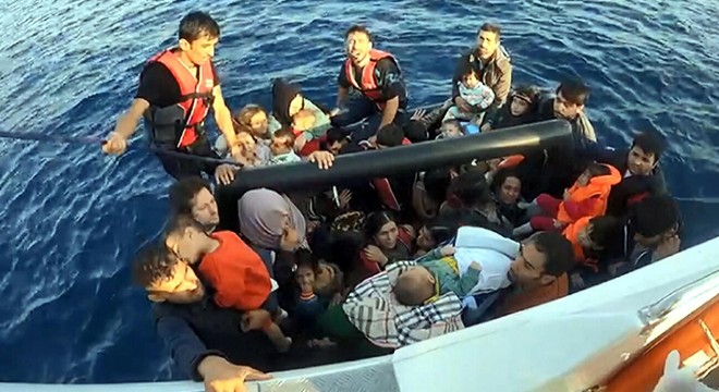 Yunan unsurlarının geri ittiği 49 kaçak göçmen kurtarıldı