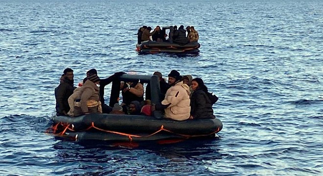 Yunan unsurlarının ittiği 124 kaçak göçmen kurtarıldı