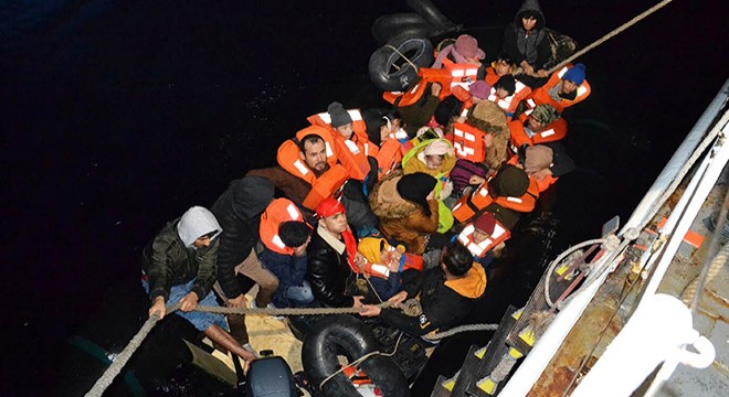 Yunan unsurlarının ittiği 84 kaçak göçmen kurtarıldı