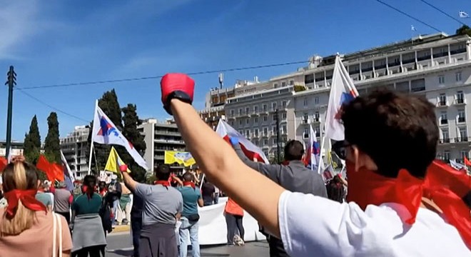 Yunanistan’da ‘sosyal mesafeli’ 1 Mayıs kutlaması