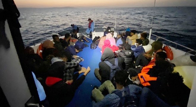 Yunanistan geri itti, 75 kaçak göçmen kurtarıldı