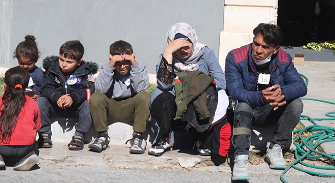 Yunanistan ın geri ittiği 25 kaçak göçmen kurtarıldı