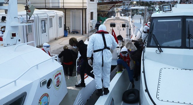 Yunanistan ın geri ittiği 39 göçmen kurtarıldı
