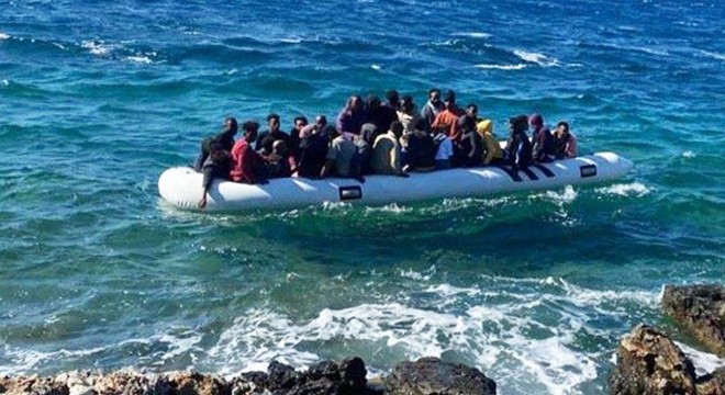 Yunanistan ın geri ittiği 49 kaçak göçmen kurtarıldı