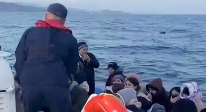 Yunanistan ın geri ittiği 64 kaçak göçmen kurtarıldı