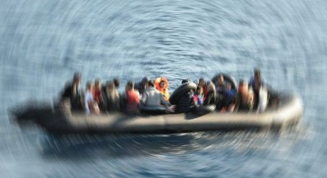 Yunanistan ın geri ittiği bottaki 28 göçmen kurtarıldı
