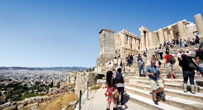 Yunanistan umudunu turizme bağladı