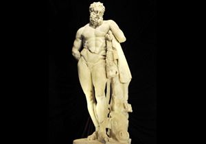 Antalya Müzesi nde Yorgun Herakles heykeline ziyaretçi akını