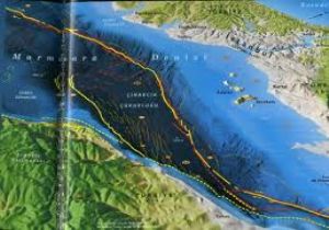 Türkiye de deprem riski tartışılacak