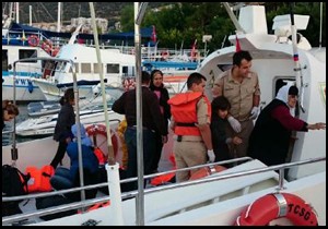 Kaş tan Yunanistan adalarına gitmeye çalışan 11 Suriyeli kaçak yakalandı