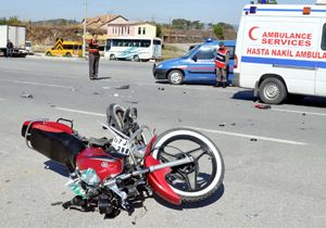 Motosiklet kazası:1 ölü 3 yaralı