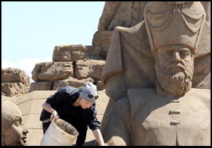 16 Türk devleti askerinin kumdan heykeli yapılacak