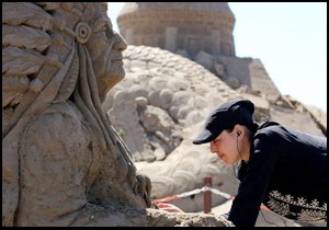 Kum heykellerin yapımına başlandı