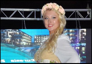 Sibiryalı güzel, Miss Eurasia kraliçesi seçildi