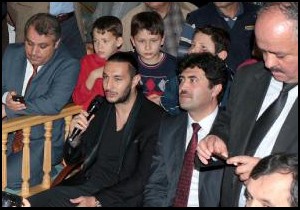 Futbolcu Necati Ateş, gençlerle camide buluştu