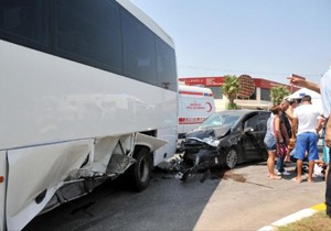 Opera sanatçıları Antalya da kaza yaptı