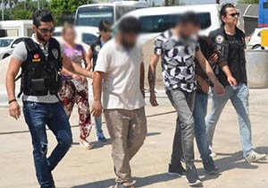 Antalya da uyuşturucu dan 4 gözaltı