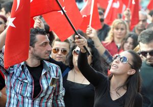Antalya daki protestoda analar hep önde