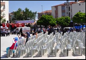 19 Mayıs törenlerinde sandalyeler boş kaldı