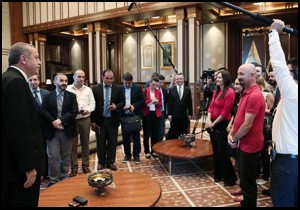 Cumhurbaşkanı Erdoğan, Saray’da  huzur bulduğu  odayı gösterdi